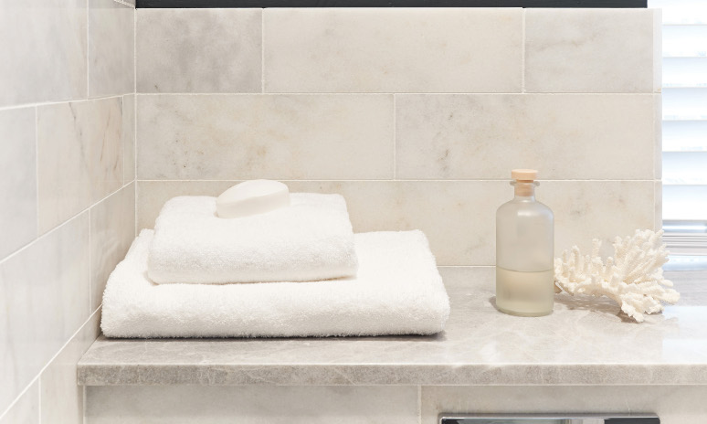 Long Island Marble Rectangular Wall Tiles In Bathroom