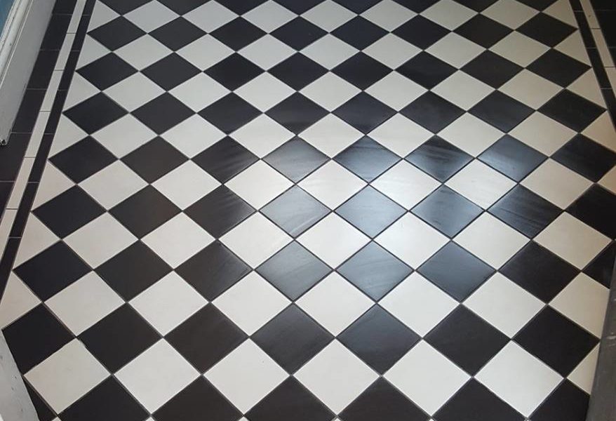 Black and white check tiles 1